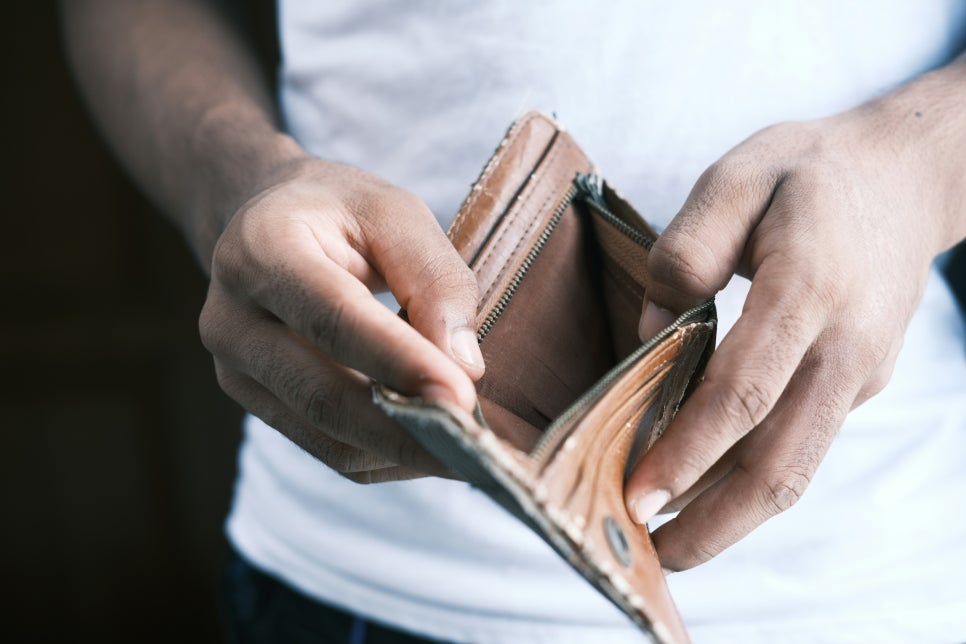 Mikhail Nilov님의 사진: https://www.pexels.com/ko-kr/photo/6964138/